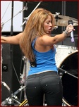 shakira_06.jpg - 166 KB