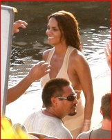 halle-berry_08.jpg - 112 KB