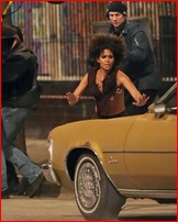 halle-berry_12.jpg - 139 KB