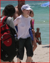 madonna_02.jpg - 161 KB