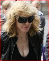 madonna_15.jpg - 141 KB