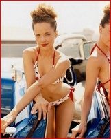 mena-suvari_03.jpg - 164 KB