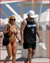 nicole-austin_01.jpg - 157 KB