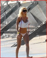 pamela-anderson_05.jpg - 79 KB