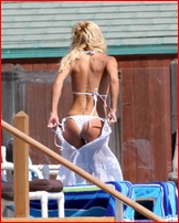 pamela-anderson_01.jpg - 179 KB