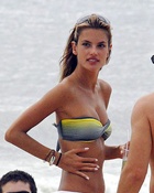 alessandra-ambrosio_03.jpg - 101 KB