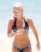 elisha-cuthbert_13.jpg - 91 KB