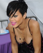 rihanna_06.jpg - 114 KB