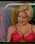 tori-spelling_05.jpg - 93 KB