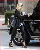 ashley-olsen_02.jpg - 157 KB