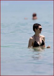 Anne Hathaway Nude Pictures