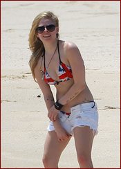 Avril Lavigne Nude Pictures