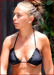 Chloe Green Nude Pictures