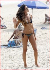 Izabel Goulart Nude Pictures