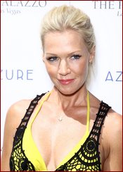 Jennie Garth Nude Pictures