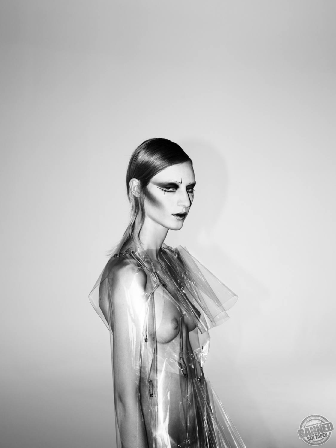 Nude julia nobis Julia Nobis