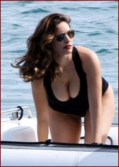 Kelly Brook Nude Pictures