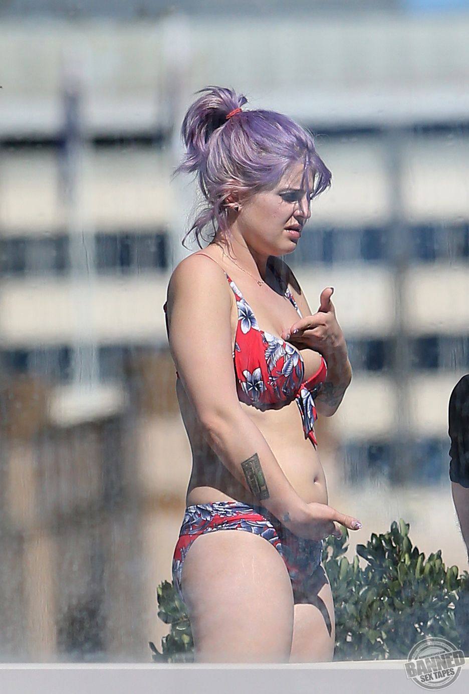 Kelly Osbourne Naked... 