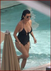 Kourtney Kardashian Nude Pictures