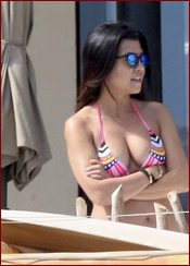 Kourtney Kardashian Nude Pictures