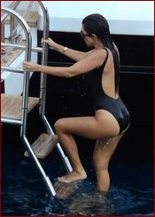 Kourtney Kardashian Nude Pictures