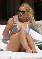 Michelle Hunziker Nude Pictures