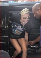  Miley Cyrus Nude Pictures
