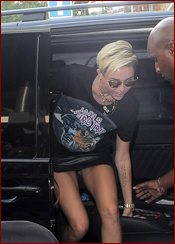  Miley Cyrus Nude Pictures