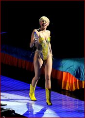 Miley Cyrus Nude Pictures