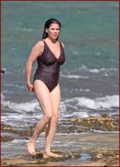 Neve Campbell Nude Pictures