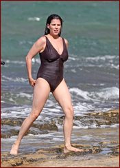 Neve Campbell Nude Pictures