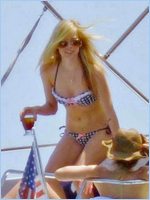 Avril Lavigne Nude Pictures