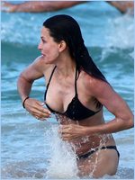 Courteney Cox Nude Pictures