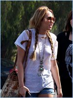Miley Cyrus Nude Pictures