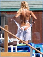 Pamela Anderson Nude Pictures