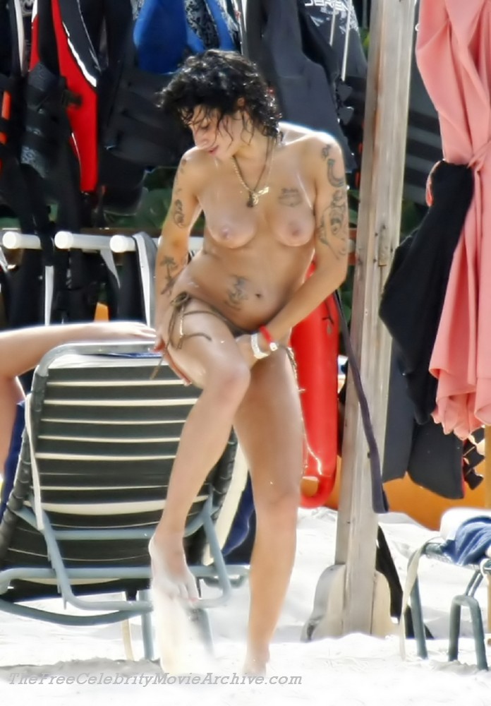 New Amy Winehouse Nude Pics. 