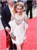 Emma Roberts Nude Pictures