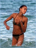 Noemie Lenoir Nude Pictures