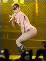 Rihanna Nude Pictures