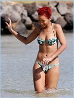 Rihanna Nude Pictures