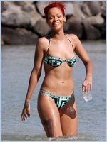 Rihanna Nude Pictures