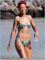 Rihanna Nude Pictures