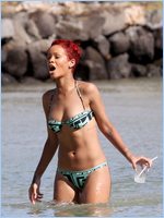 Rihanna Nude Pictures