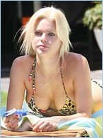 Sophie Monk Nude Pictures